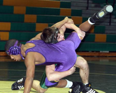 08 seneca wrestling080