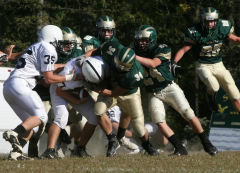 DEF gang tackle 2