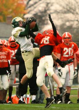 Sadowski fight for the ball