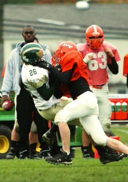 Sadowski fight for the ball 2
